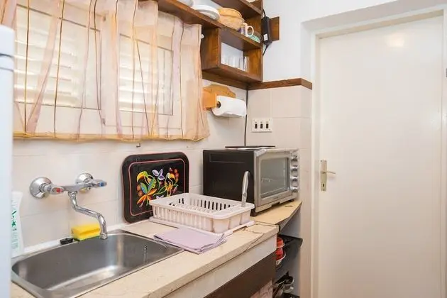 Stüdyo (Studio Apartment with Private Beach a)