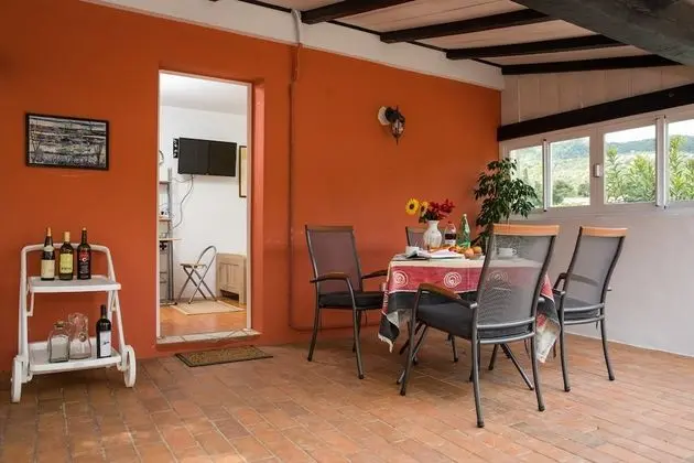 Stüdyo (Studio Apartment with Private Beach a)