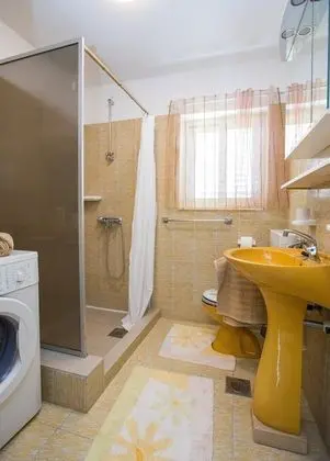 Stüdyo (Studio Apartment with Private Beach a)