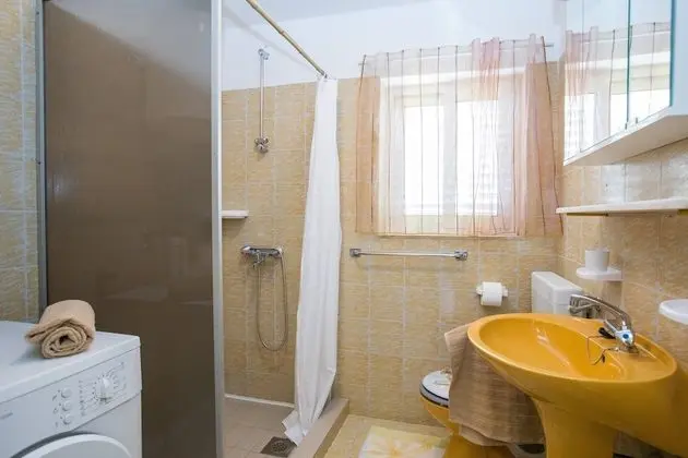 Stüdyo (Studio Apartment with Private Beach a)