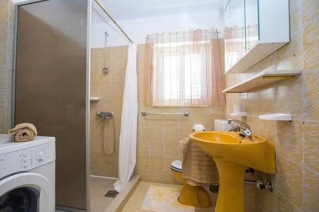 Stüdyo (Studio Apartment with Private Beach a)