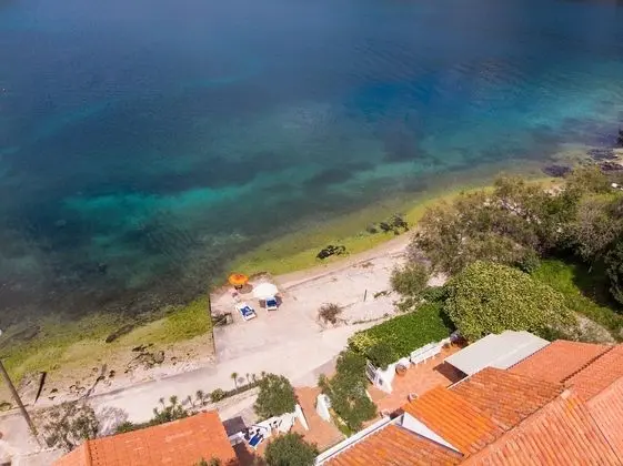 Stüdyo (Studio Apartment with Private Beach a)