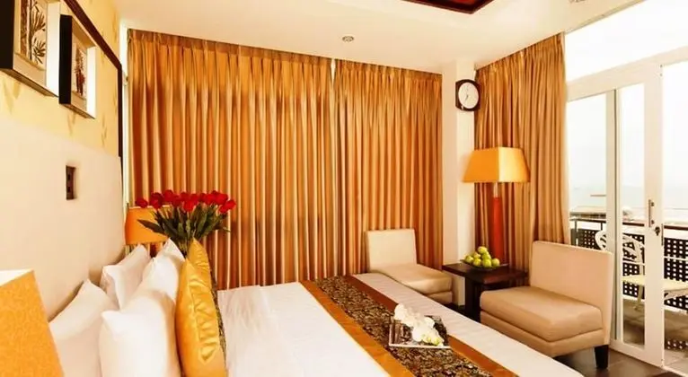 Deluxe Tek Büyük Yataklı Oda, Kısmi Deniz Manzarası (Partial View)