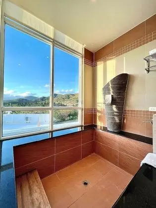 Deluxe Tek Büyük Yataklı Oda, Küvet, Dağ Manzaralı