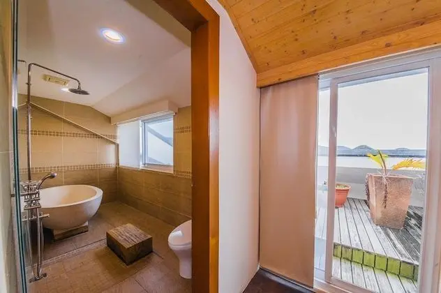 Luxury Tek Büyük Yataklı Oda, 1 En Büyük (King) Boy Yatak, Küvet, Dağ Manzaralı