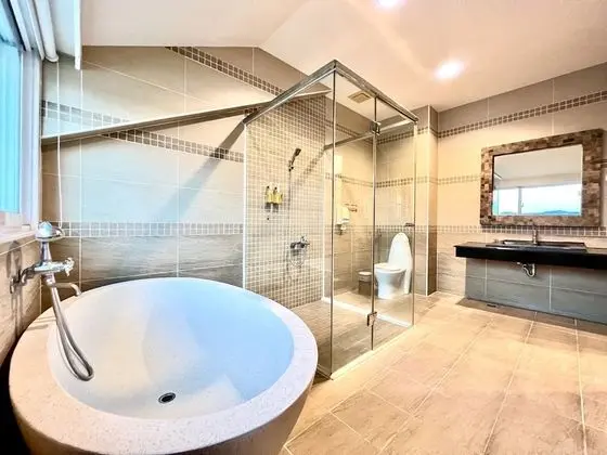 Luxury Tek Büyük Yataklı Oda, 1 En Büyük (King) Boy Yatak, Küvet, Dağ Manzaralı