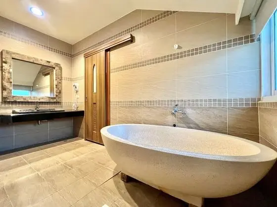 Luxury Tek Büyük Yataklı Oda, 1 En Büyük (King) Boy Yatak, Küvet, Dağ Manzaralı