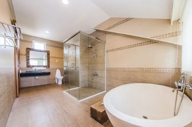 Luxury Tek Büyük Yataklı Oda, 1 En Büyük (King) Boy Yatak, Küvet, Dağ Manzaralı