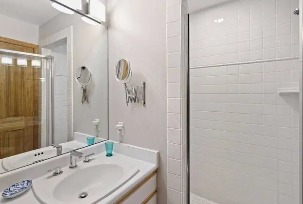 Daire (Seasons Four #172 Two bedroom plus lo)