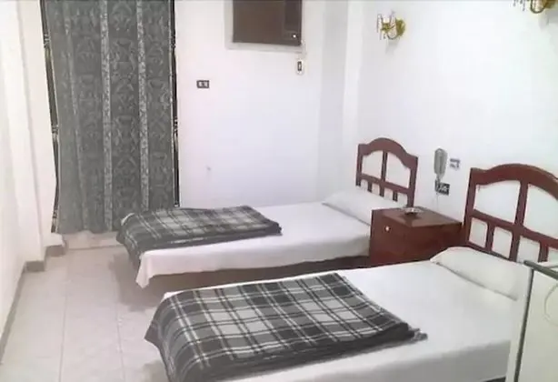 Basic Tek Büyük Yataklı Oda
