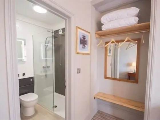 Standard Tek Büyük Yataklı Oda, Banyolu/Duşlu, Kısmi Deniz Manzaralı (Room 2)