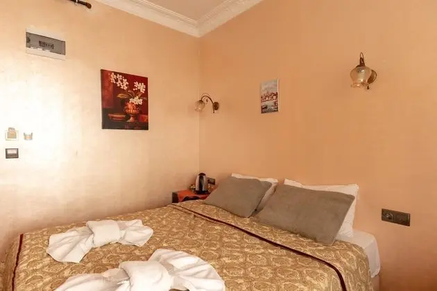 City Tek Büyük Yataklı Oda