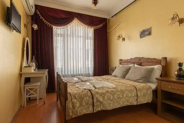City Tek Büyük Yataklı Oda