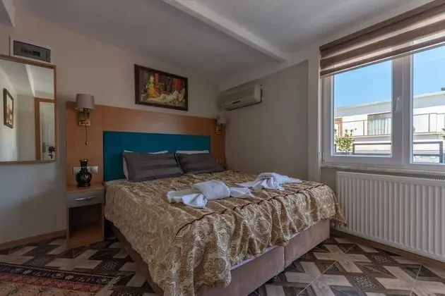 City Tek Büyük Yataklı Oda