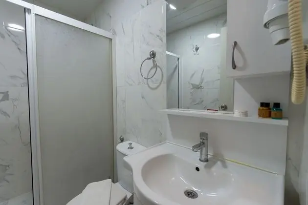 City Tek Büyük Yataklı Oda