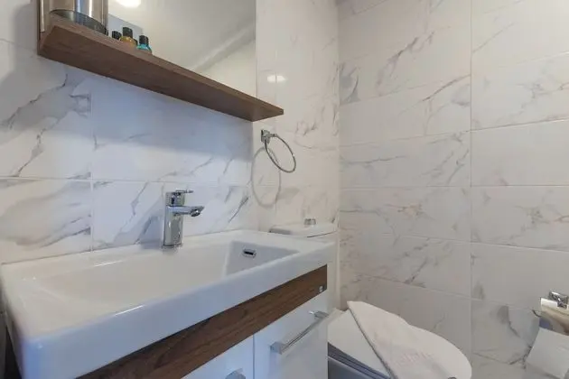 City Tek Büyük Yataklı Oda