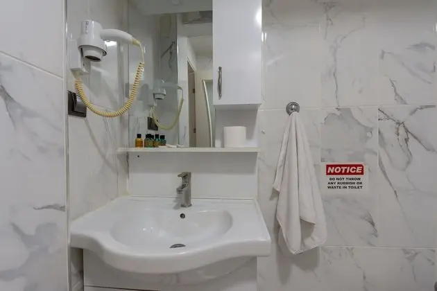 City Tek Büyük Yataklı Oda