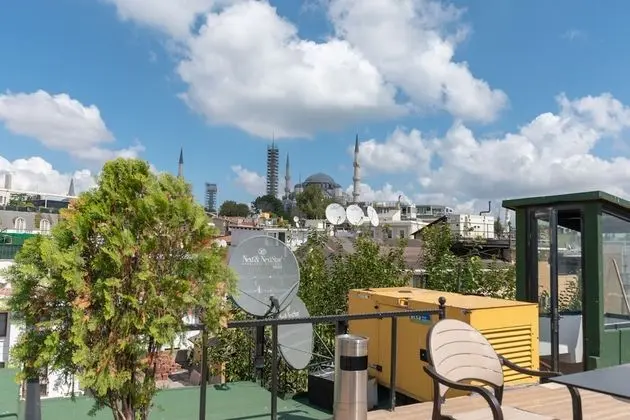 City Tek Büyük Yataklı Oda