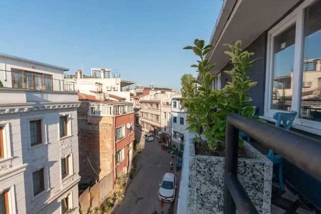City Tek Büyük Yataklı Oda