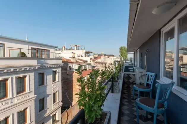 City Tek Büyük Yataklı Oda
