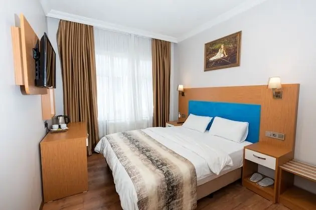 City Tek Büyük Yataklı Oda