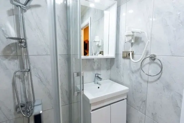 City Tek Büyük Yataklı Oda