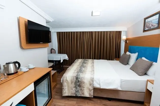 Deluxe Tek Büyük Yataklı Oda, Balkon, Deniz Manzaralı