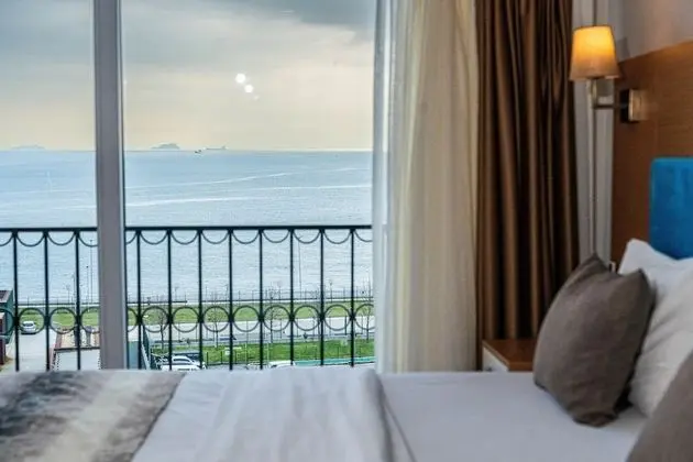 Deluxe Tek Büyük Yataklı Oda, Balkon, Deniz Manzaralı