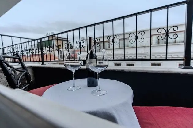 Double Room with Street View and Balcony