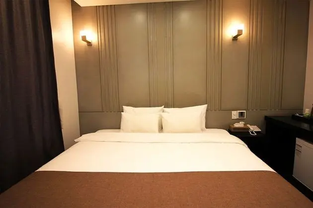 Deluxe Double Room, No Smoking, No Food Allowed, Base and Max 2 person