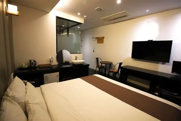 Deluxe Double Room, No Smoking, No Food Allowed, Base and Max 2 person