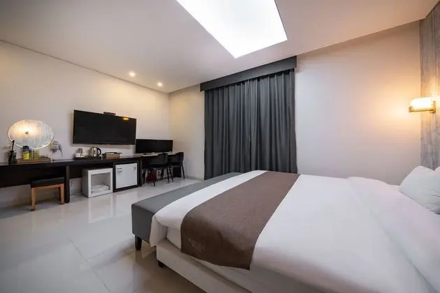 Deluxe Double Room, No Smoking, No Food Allowed, Base and Max 2 person