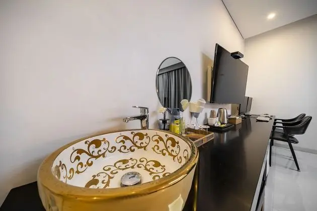 Deluxe Double Room, No Smoking, No Food Allowed, Base and Max 2 person