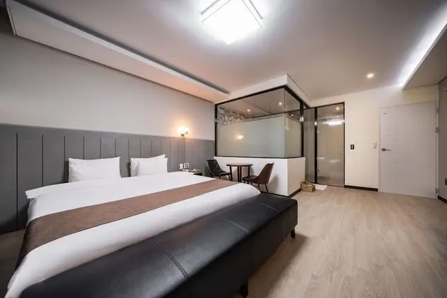 Deluxe Double Room, No Smoking, No Food Allowed, Base and Max 2 person
