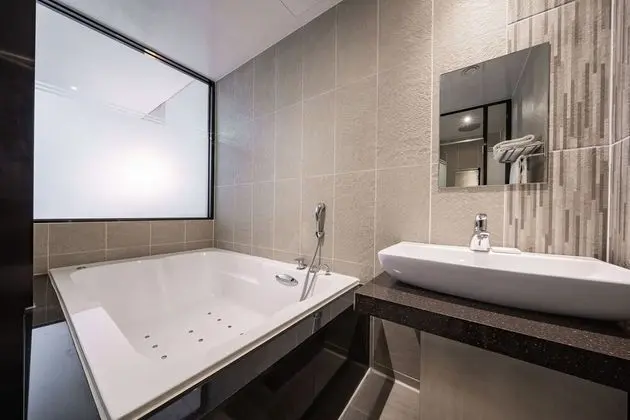 Deluxe Double Room, No Smoking, No Food Allowed, Base and Max 2 person