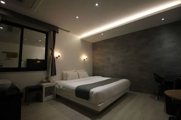 Standard Double Room, No Smoking, No Food Allowed, Base and Max 2 person