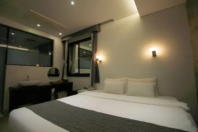 Standard Double Room, No Smoking, No Food Allowed, Base and Max 2 person