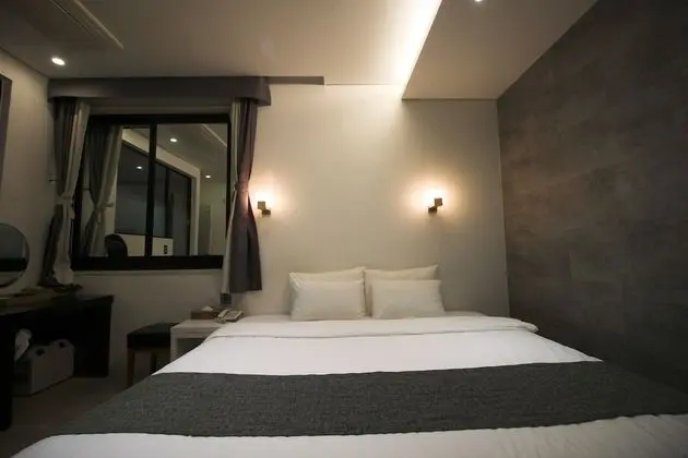 Standard Double Room, No Smoking, No Food Allowed, Base and Max 2 person