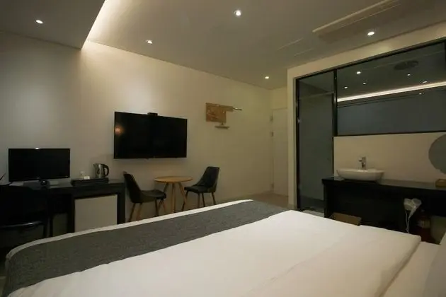 Standard Double Room, No Smoking, No Food Allowed, Base and Max 2 person