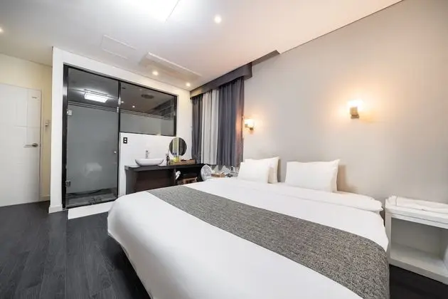 Standard Double Room, No Smoking, No Food Allowed, Base and Max 2 person