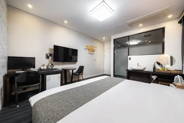 Standard Double Room, No Smoking, No Food Allowed, Base and Max 2 person