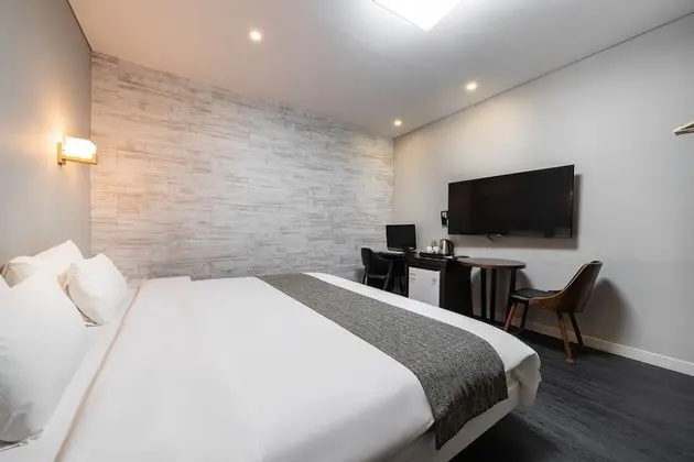 Standard Double Room, No Smoking, No Food Allowed, Base and Max 2 person