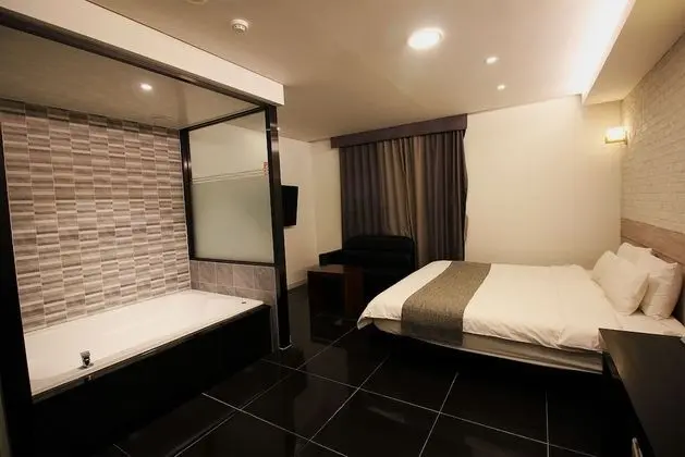 Superior Double Room, No Smoking, No Food Allowed, Base and Max 2 person