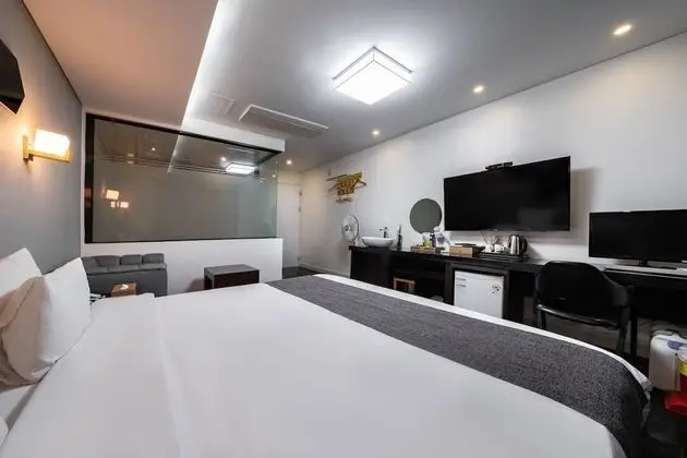 Superior Double Room, No Smoking, No Food Allowed, Base and Max 2 person