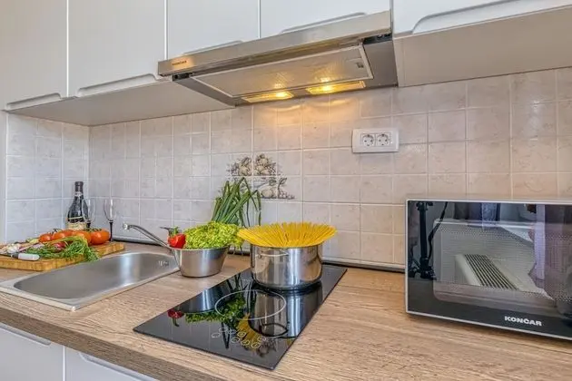Family Apart Daire, 1 Çift Kişilik Yatak ve Çekyat, Bahçeli (Seaview Apartment Mihaela)