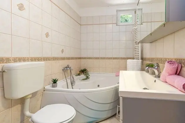 Family Apart Daire, Birden Çok Yatak, 2 Banyolu, Bahçeli (Seaview Apartment Tina Krk island)