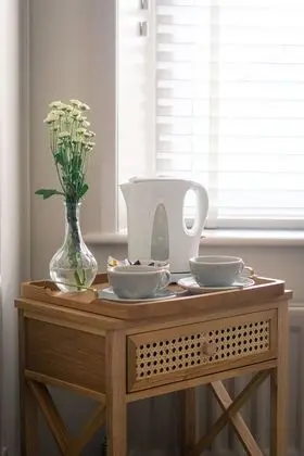 Deluxe Tek Büyük Yataklı Oda, Banyolu/Duşlu, Kısmi Deniz Manzaralı (King - Sea View)