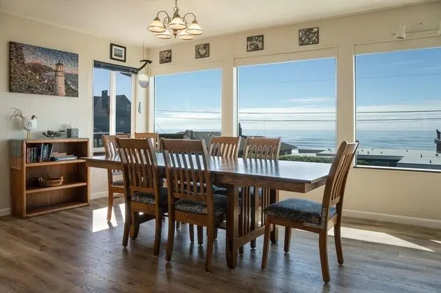 Ev, Birden Çok Yatak (The Seaview)