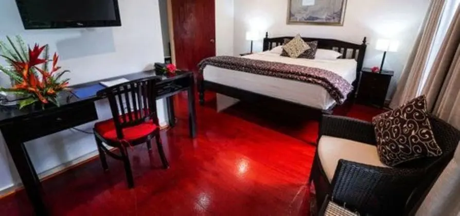 Tek Büyük Yataklı Oda, Balkon, Bahçe Manzaralı