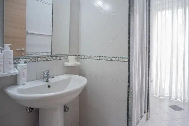 Tek Büyük Yataklı Oda (Queen)